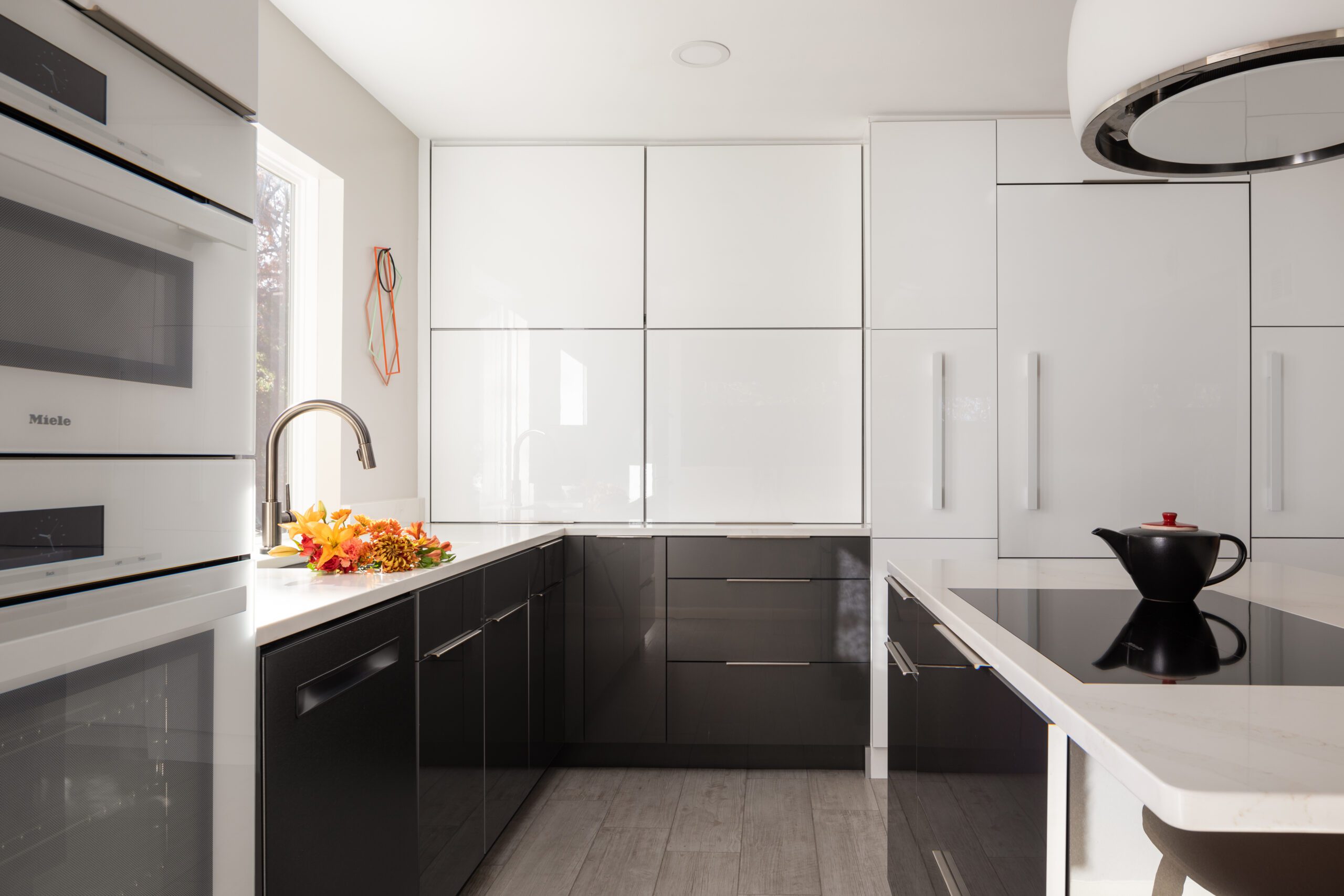 A photo of a European style modern kitchen