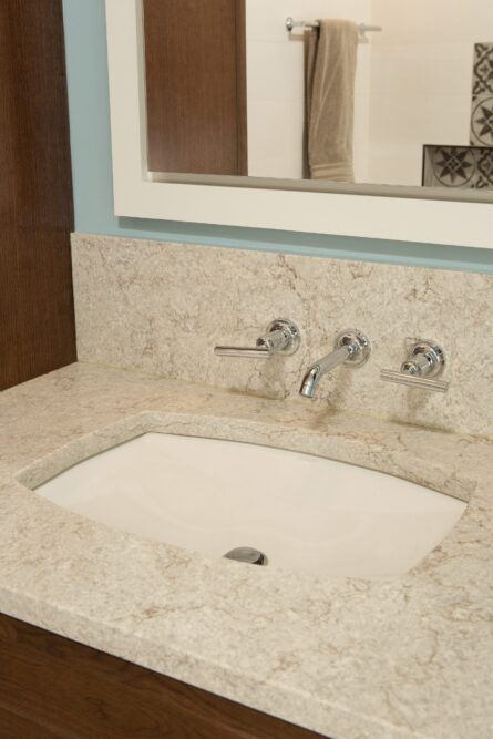 A photo of a European style modern bathroom